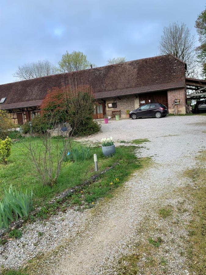 La Ferme D'Aristide Bed & Breakfast Saillenard Exterior photo