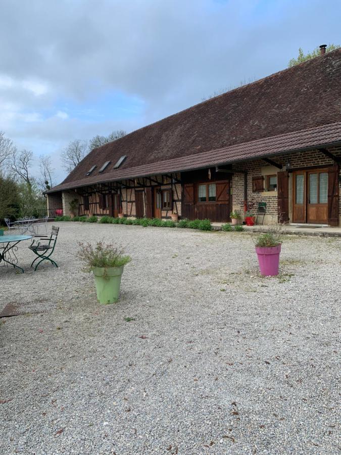 La Ferme D'Aristide Bed & Breakfast Saillenard Exterior photo