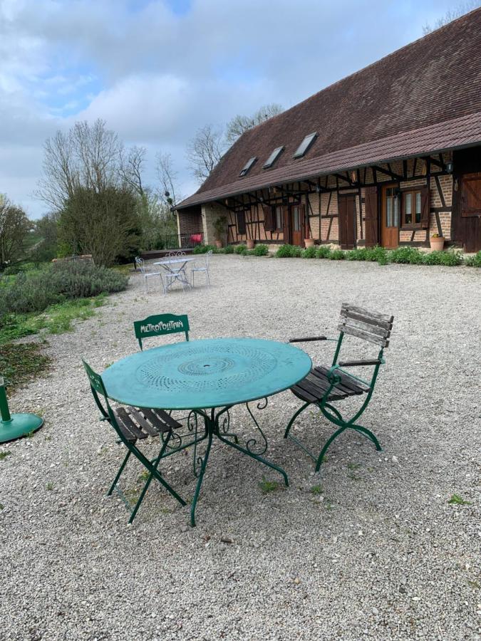 La Ferme D'Aristide Bed & Breakfast Saillenard Exterior photo