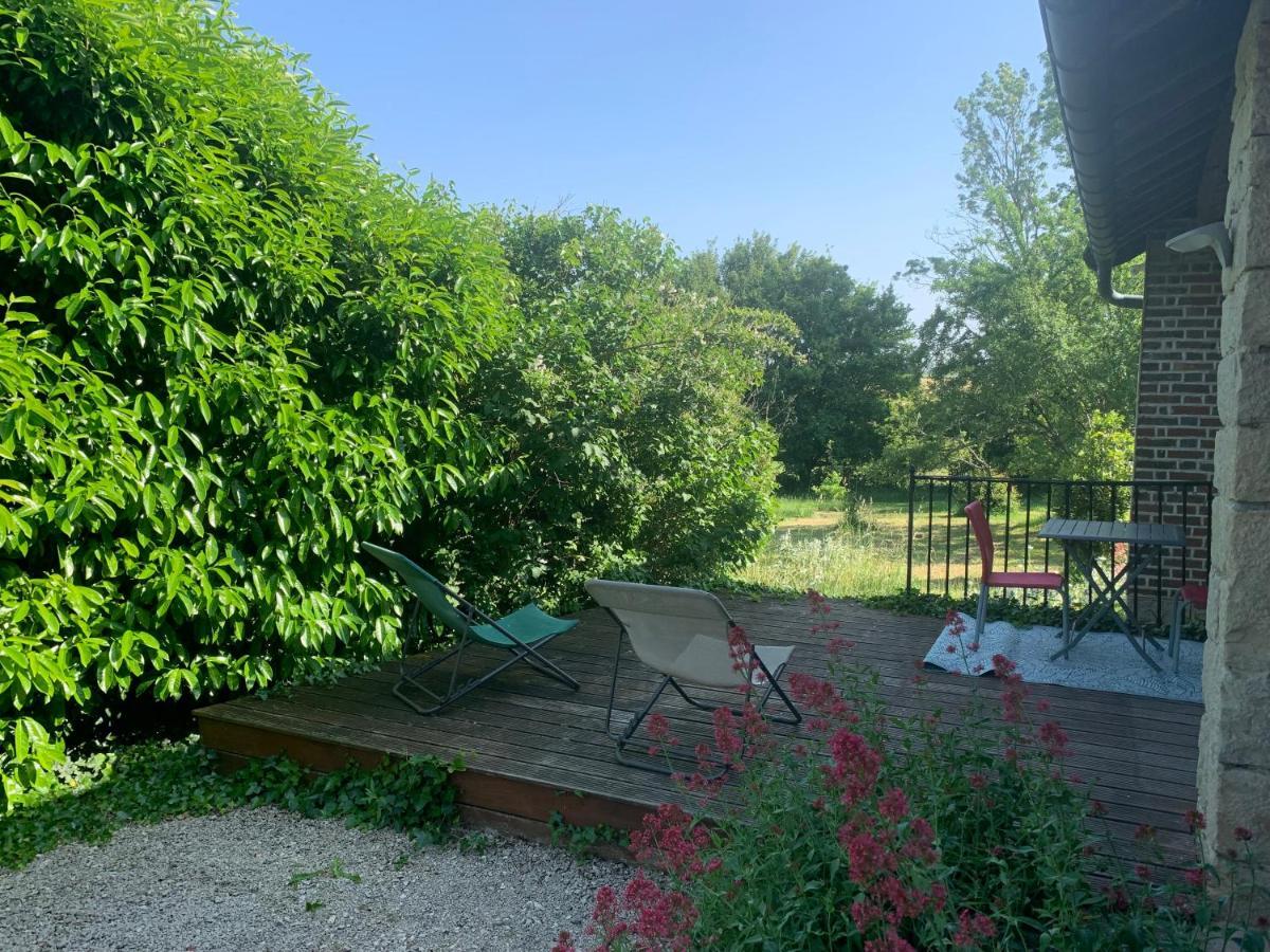 La Ferme D'Aristide Bed & Breakfast Saillenard Exterior photo
