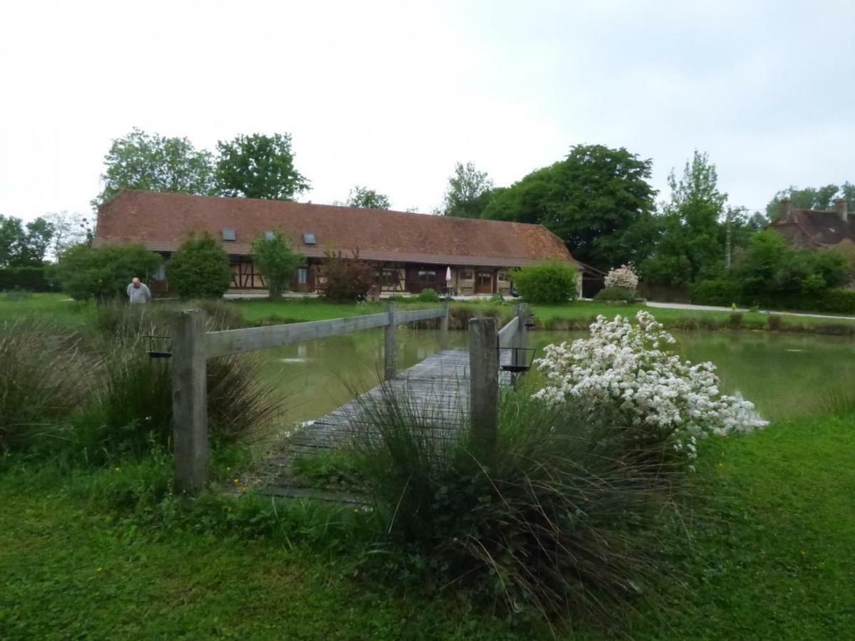 La Ferme D'Aristide Bed & Breakfast Saillenard Exterior photo